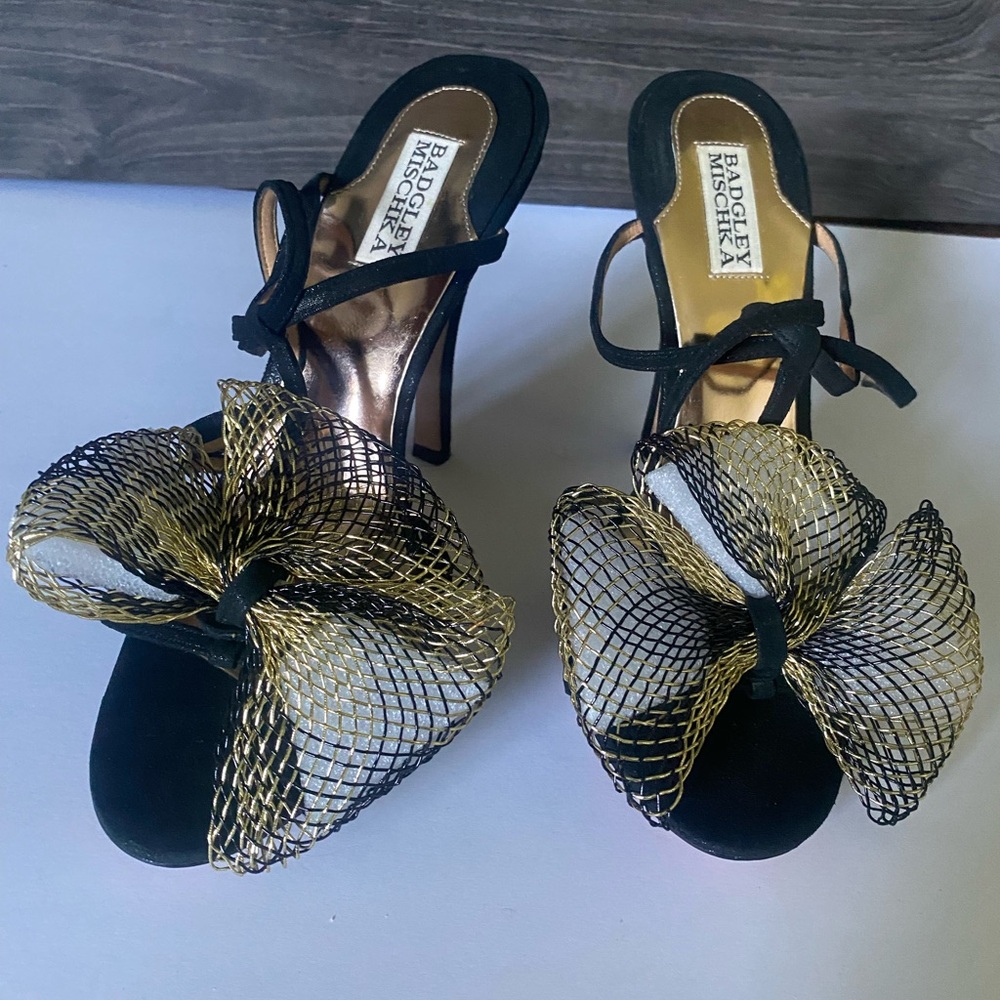 Elegant Black and Gold Women's Heels - Picture 3 of 11